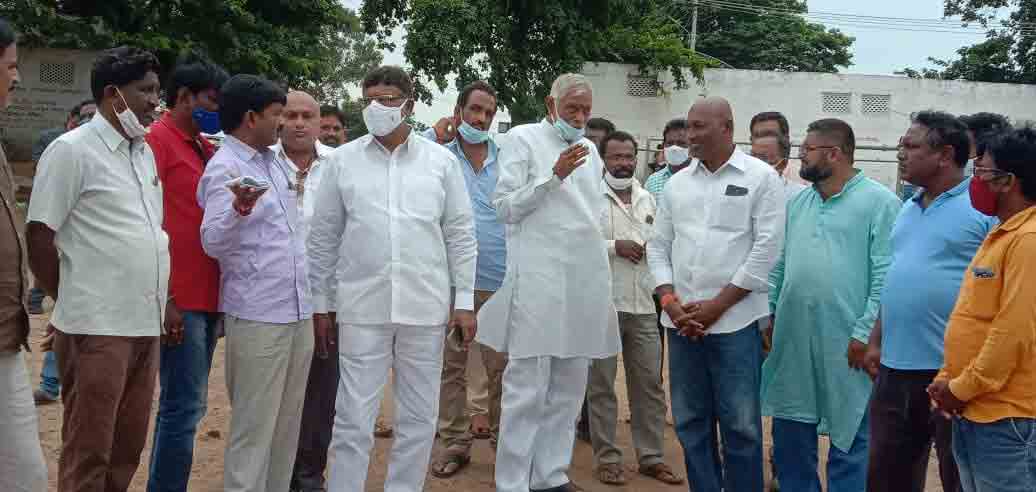 నిమజ్జన ఏర్పాట్లను పరిశీలించిన ఎమ్మెల్యే దివాకర్‌రావు