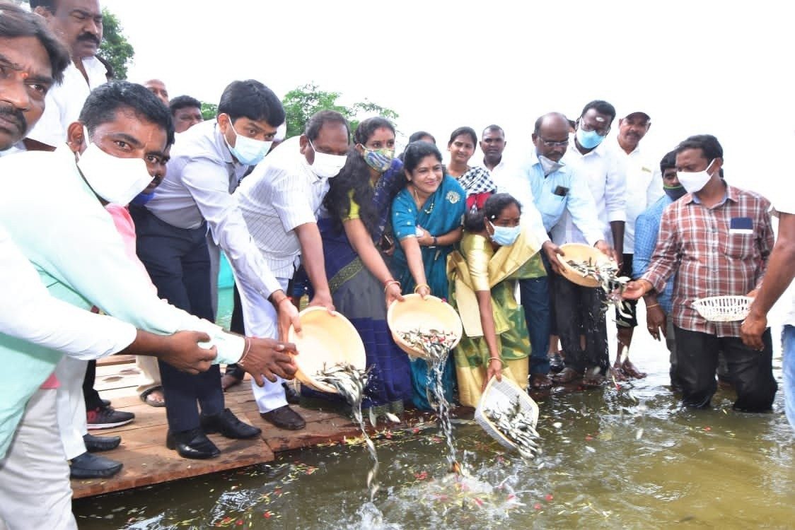Velgatour: ఫిష్‌ హబ్‌గా తెలంగాణ రాష్ట్రం : మంత్రి కొప్పుల ఈశ్వర్‌