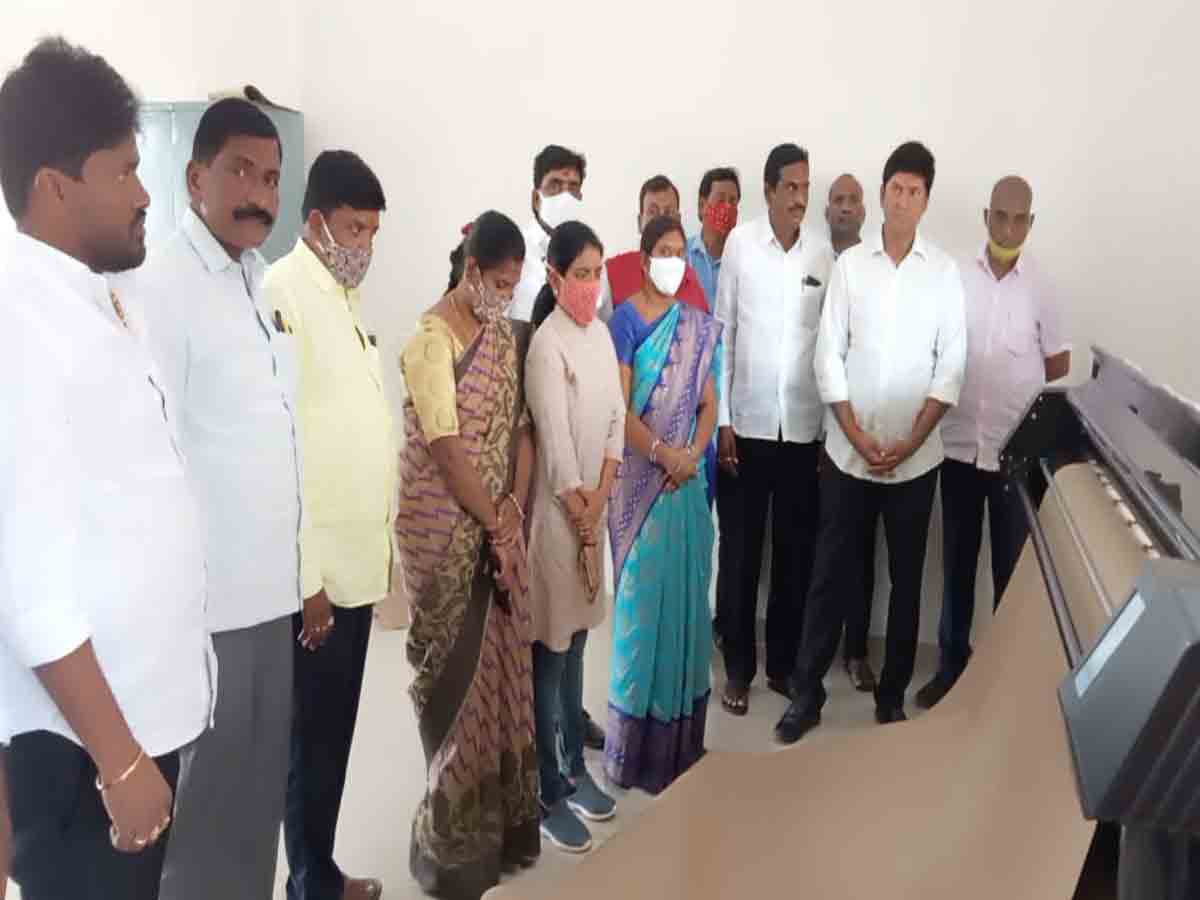 Sircilla | ఫ్యాషన్ డిజైన్ రంగంలో రాణించాలనుకునే వారికి శిక్షణ..