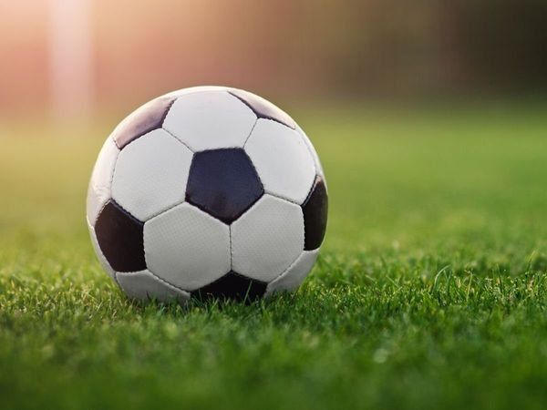 తాలిబ‌న్ల బెదిరింపు : పాకిస్తాన్ చేరిన‌ ఆప్ఘ‌న్ మ‌హిళా పుట్‌బాల్ ప్లేయ‌ర్లు!