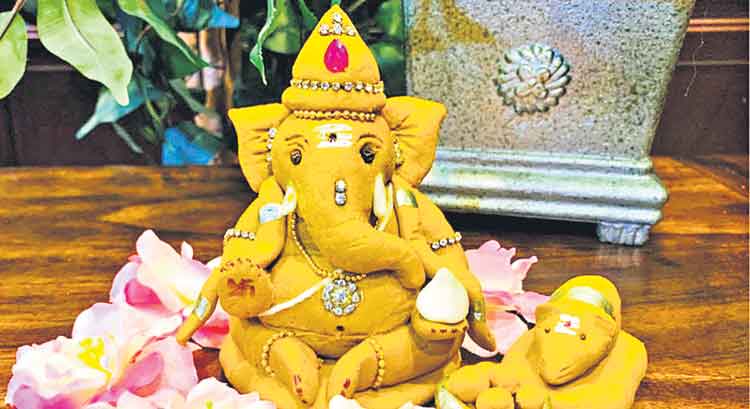 మట్టి గణపతి-మహిమ గణపతి!!