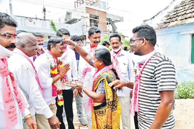 జోరుగా గెల్లు ఇంటింటి ప్రచారం