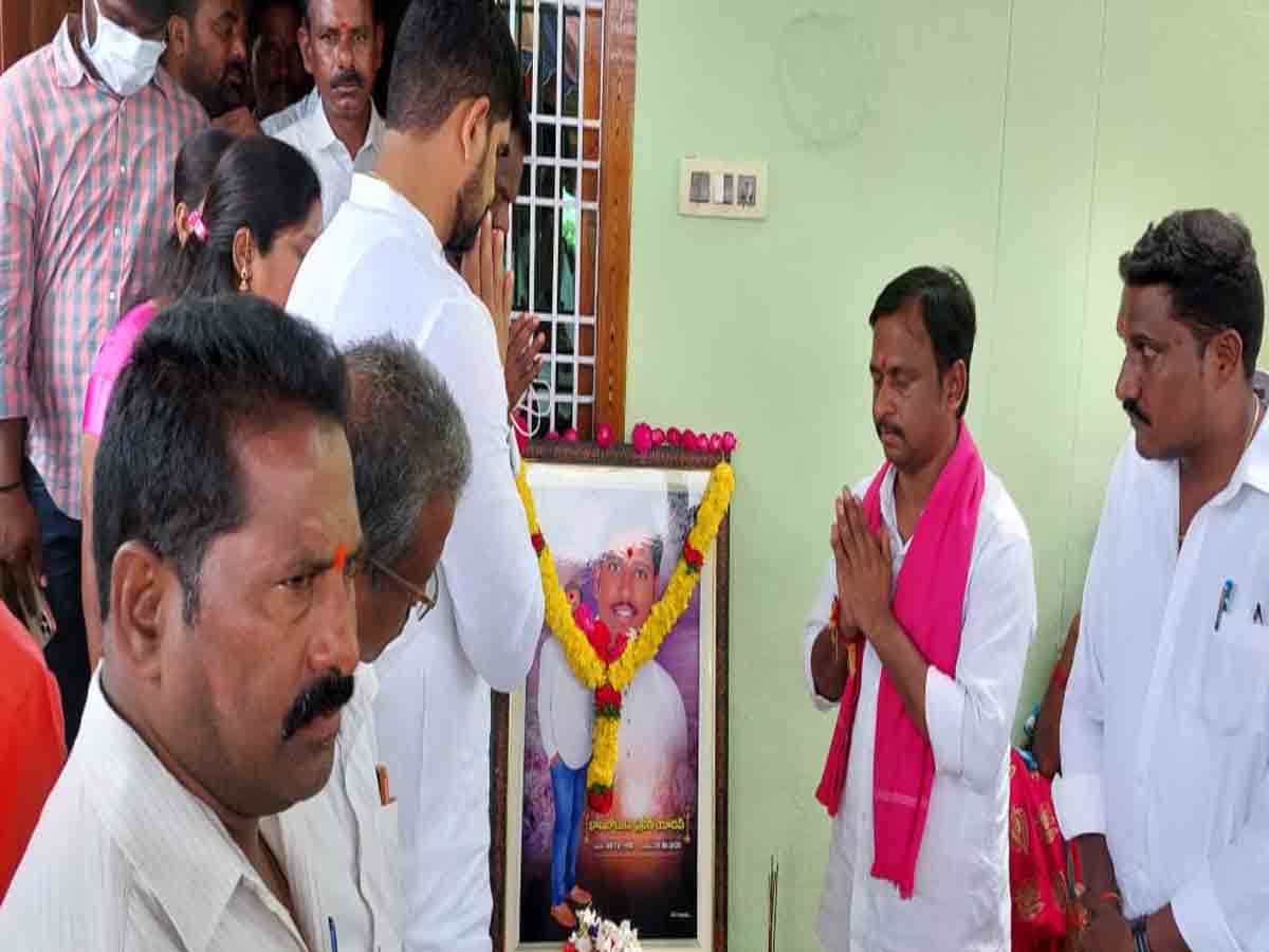 Huzurabad | తెలంగాణ ఉద్యమకారుడికి గెల్లు శ్రీనివాస్ యాదవ్, కౌశిక్ రెడ్డి నివాళి