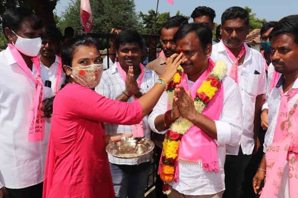 మీ కష్టాలు, కన్నీళ్లలో తోడుంట