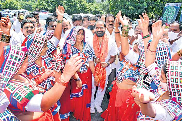 గౌడలకు 15శాతం రిజర్వేషన్లు హర్షణీయం