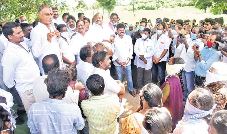 నల్ల చట్టాలన్నడు.. ఓట్లెట్ల అడుగుతడు?