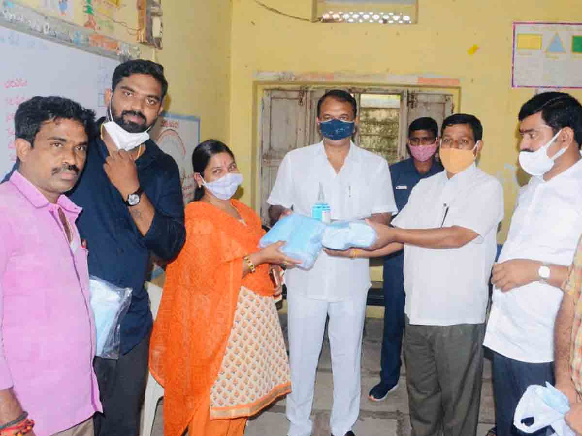 ప్రభుత్వ పాఠశాలల్లో అడ్మిషన్లు పెరిగాయి : ఎమ్మెల్యే సుధీర్‌రెడ్డి