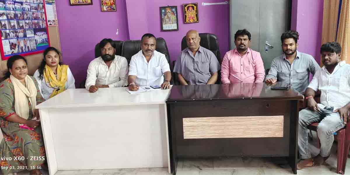 మంత్రులపై నిరాధారమైన ఆరోపణలు చేస్తే సహించం : కరుణాకర్‌రెడ్డి