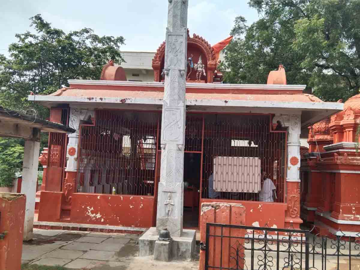 హనుమాన్‌ ఆలయంలో నవగ్రహాలు ధ్వంసం