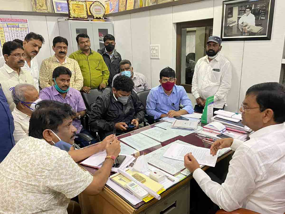 స్థానిక సమస్యలకు సత్వరమే పరిష్కారం : ఎమ్మెల్యే కాలేరు