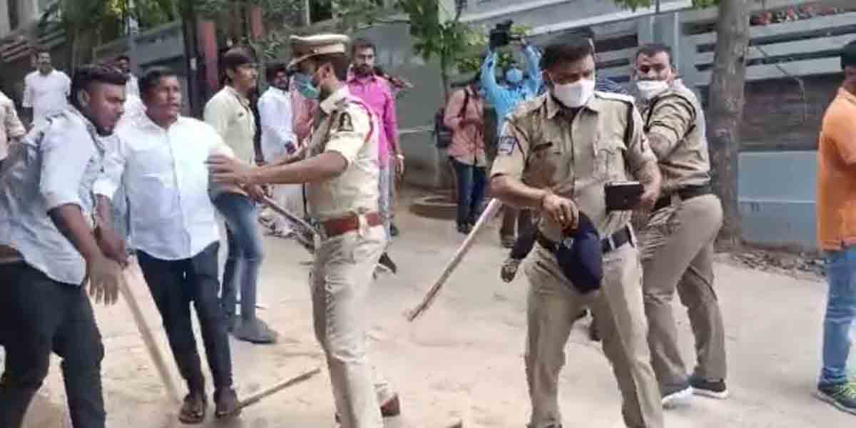 Hyderabad |టీఆర్‌ఎస్‌వీ నేతలపై దాడికి పాల్పడ్డ కాంగ్రెస్ గుండాలు