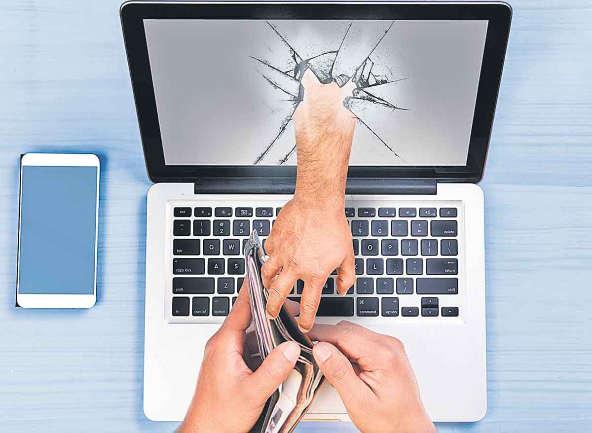 మాయమాటలు.. ఖాతాలకు ఎసరు