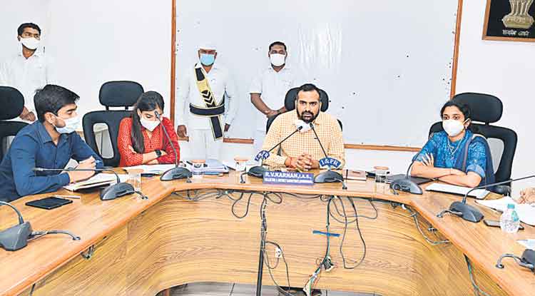 14,400 ఖాతాల్లో దళితబంధు డబ్బులు