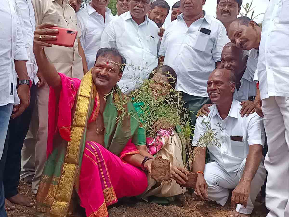 గ్రీన్‌ ఇండియా చాలెంజ్‌ : జమ్మి మొక్కలు నాటిన ఎమ్మెల్యే వెంకటేశ్వర్ రెడ్డి