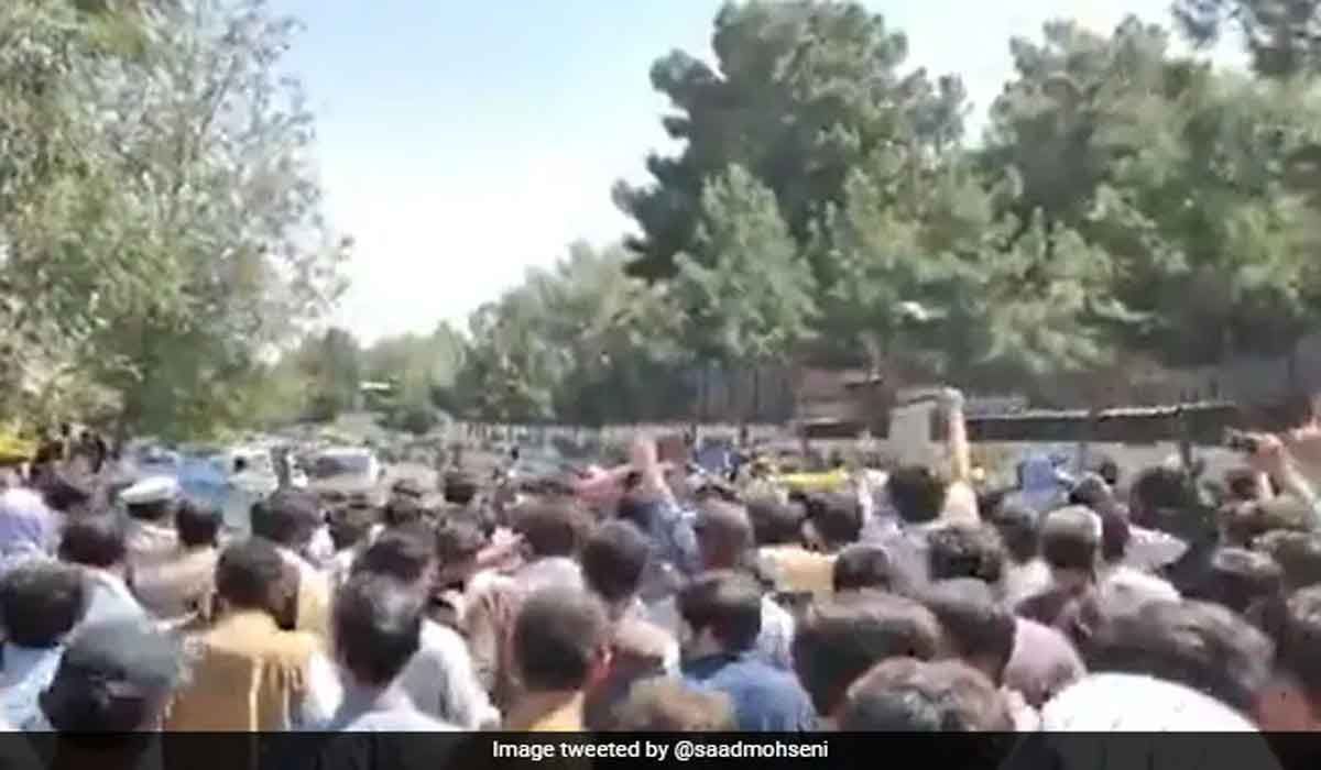 పాకిస్థాన్‌కు వ్య‌తిరేకంగా కాబూల్‌లో ర్యాలీ..  తాలిబ‌న్ల కాల్పులు