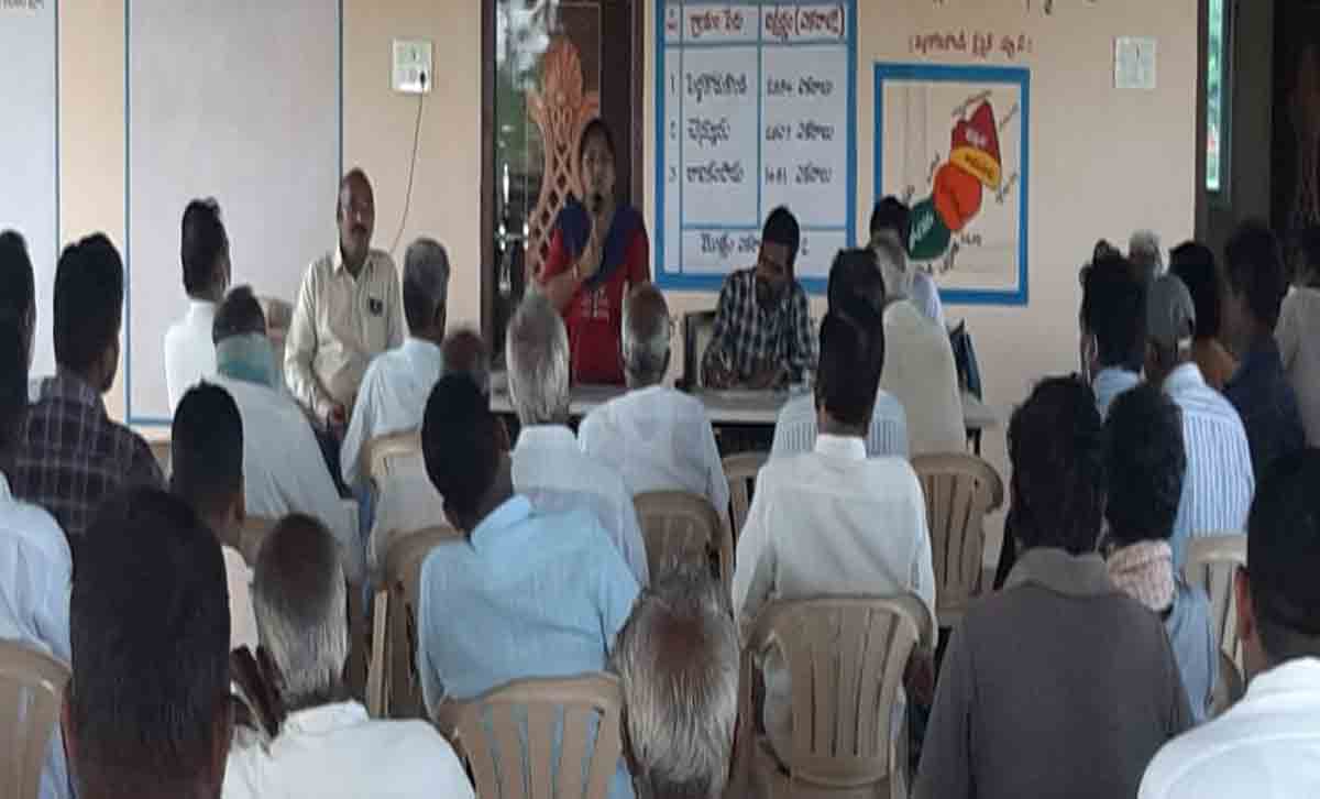 Kalluru | ప్రత్యామ్నాయ పంటల సాగుపై రైతులకు అవగాహన..