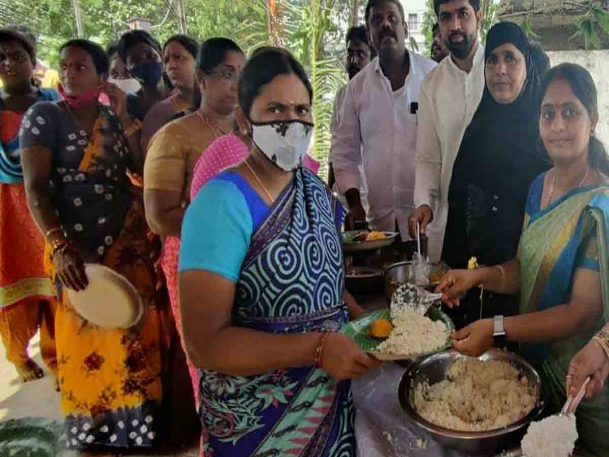 Kothagudem | గణపతికి ప్రత్యేక పూజలు చేసిన మున్సిపల్ చైర్‌పర్సన్ కాపు సీతాలక్ష్మీ