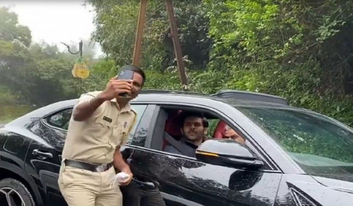 Viral Video | దారి త‌ప్పిన న‌టుడు.. గుర్తుప‌ట్టి సెల్ఫీలు దిగిన పోలీసులు