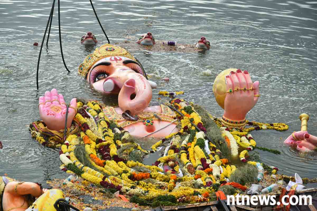 Khairatabad Ganesh | గంగమ్మ ఒడికి ఖైరతాబాద్‌ గణనాథుడు