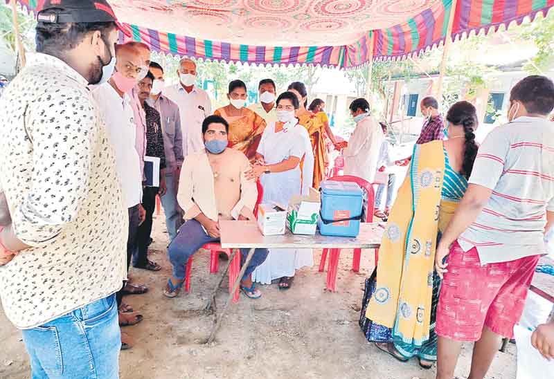 టీకాల పండుగ!