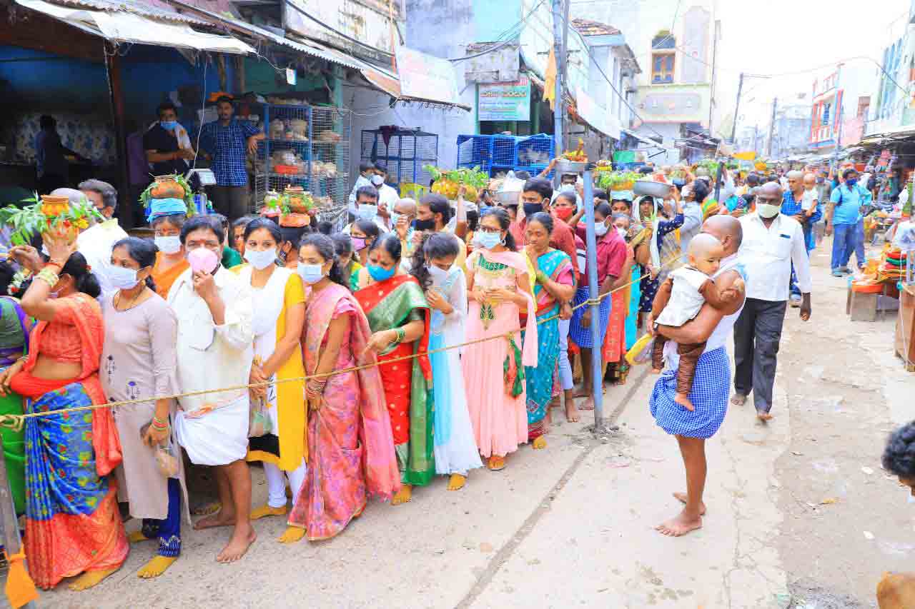 బద్ది పోచమ్మకు ఘనంగా బోనాలు