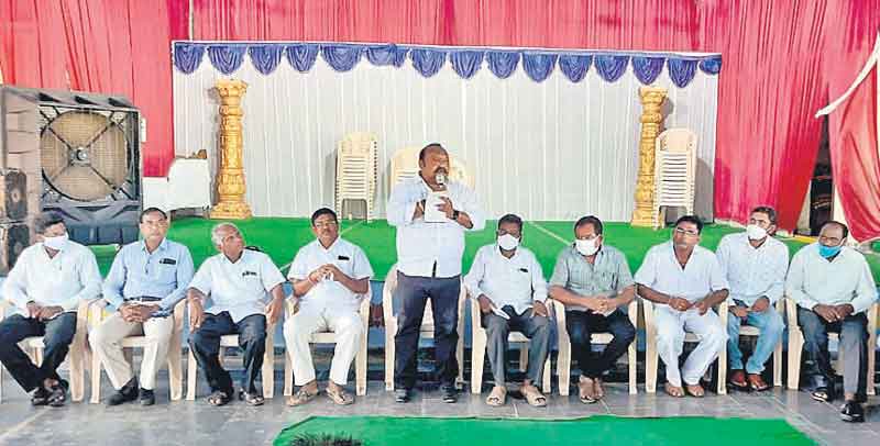 బీజేపీకి ఓటేస్తే అభివృద్ధి ఆగిపోతది