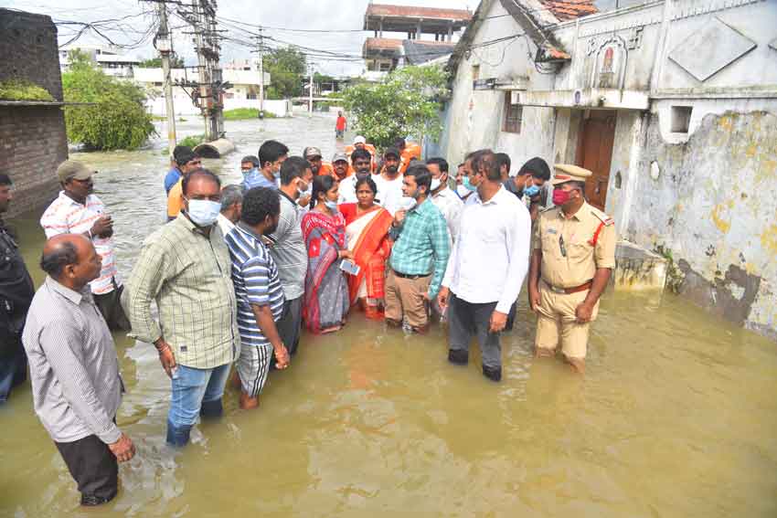 మేమున్నాం..