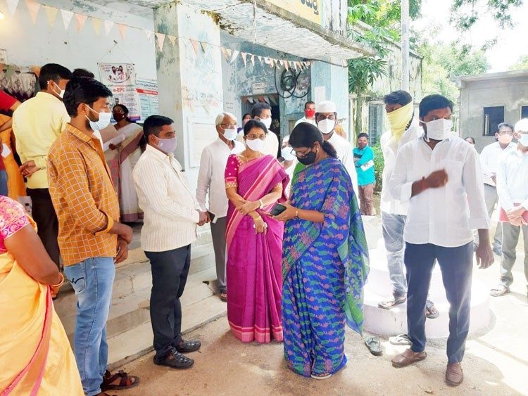 కొనసాగుతున్న వ్యాక్సినేషన్‌ శిబిరాలు