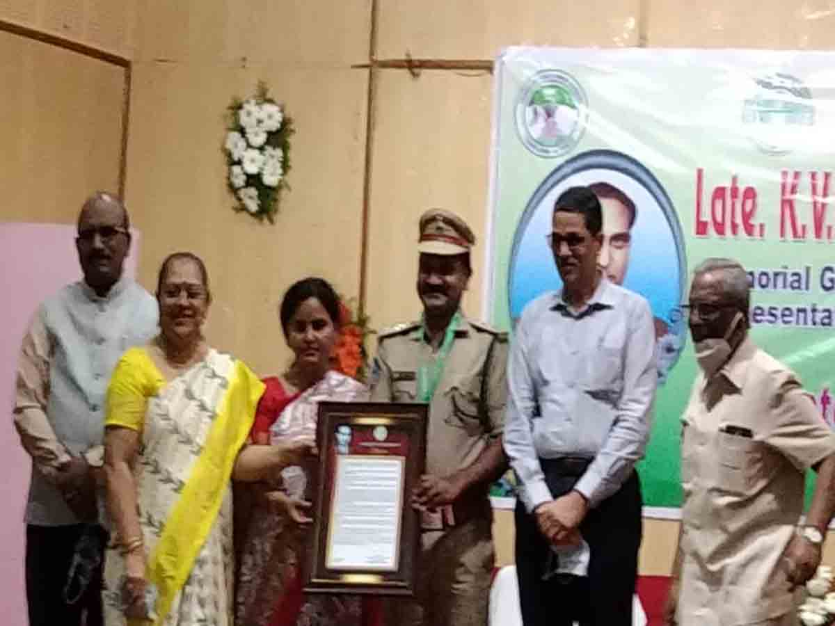 Kothagudem District |  చండ్రుగొండ అటవీశాఖ అధికారికి గోల్డ్‌మెడల్