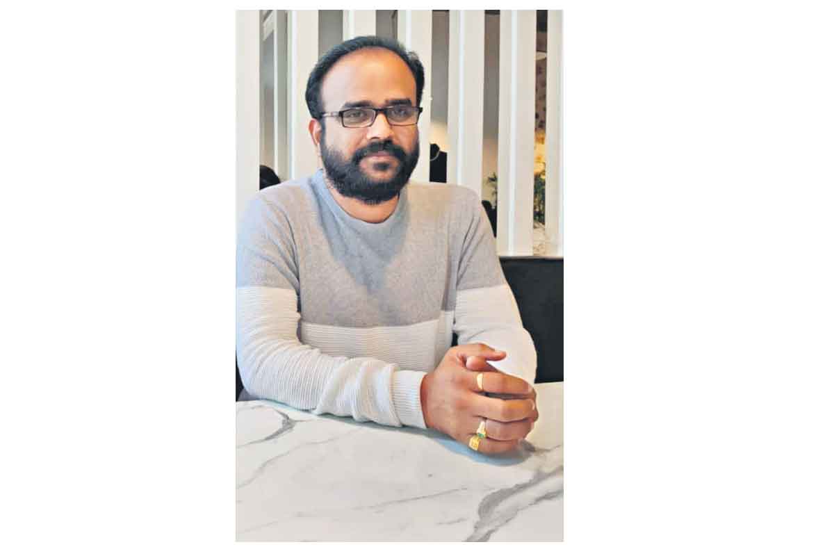 కుమార్‌బాబూ.. మాములోడు కాదు..