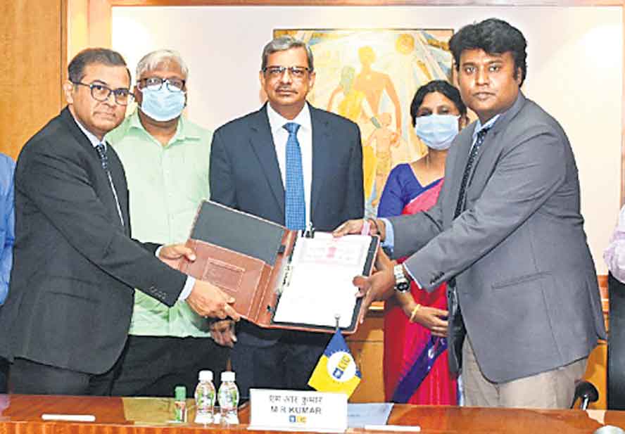 తపాలా శాఖతో ఎల్‌ఐసీ జట్టు