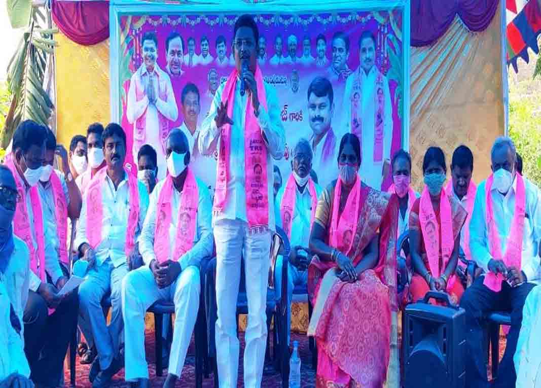 Dalit bandhu scheme | అంబేద్కర్ ఆశయాలను కొనసాగిస్తున్న ఏకైక సీఎం కేసీఆర్ : జెడ్పీచైర్మన్ లింగాల కమల్‌రాజ్