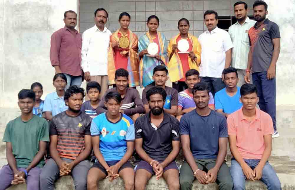 రాష్ట్రస్థాయి క్రీడాకారులకు సన్మానం