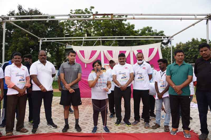 ఉద్యమకారుల పోరాట ఫలితమే స్వాతంత్య్రం