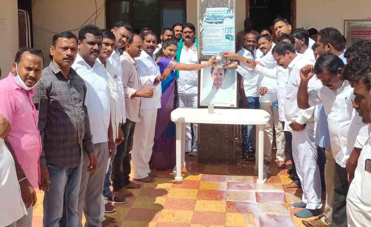 సీఎం కేసీఆర్‌కు రుణపడి ఉంటాం..