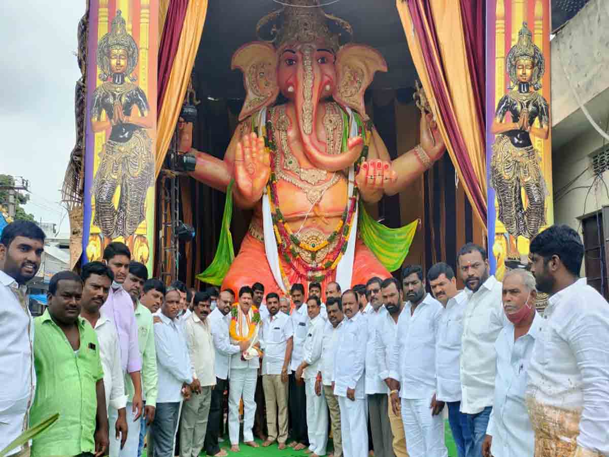 Kukatpally |  గణనాథునికి ప్రత్యేక పూజలు చేసిన ఎమ్మెల్యే మాధవరం కృష్ణారావు