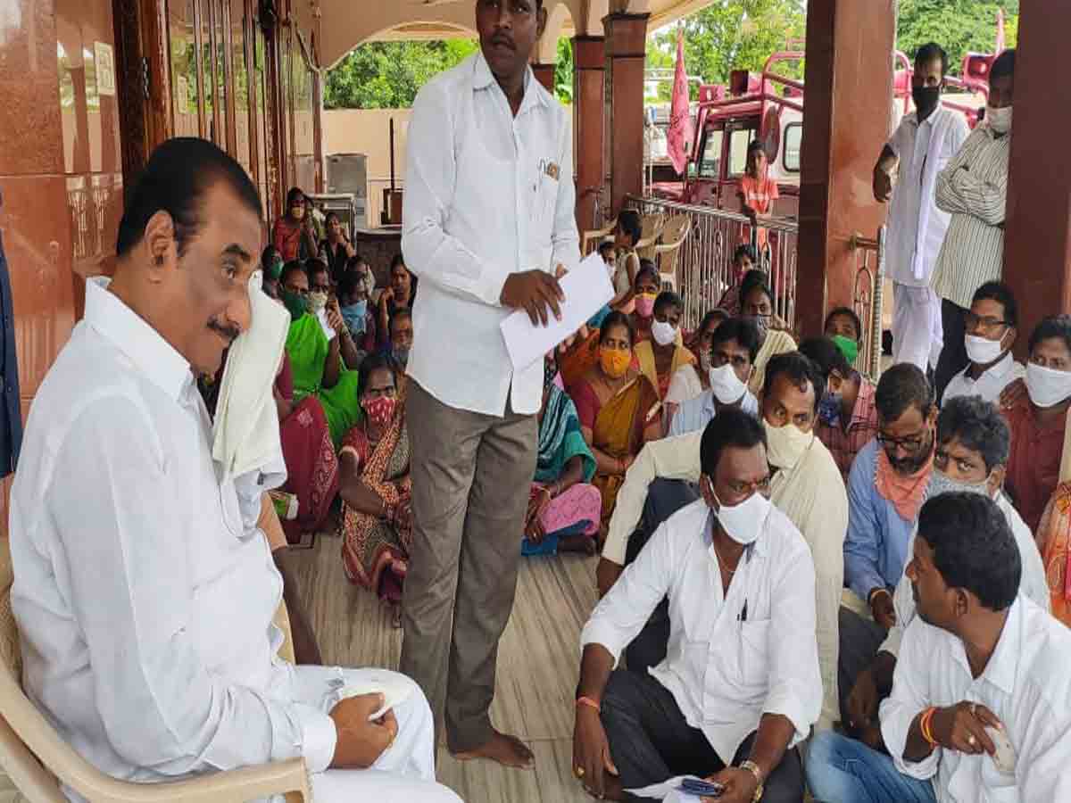MLA VANAMA | ఎమ్మెల్యే వనమాను కలిసిన తెలంగాణ రజక సంఘాల సమితి నాయకులు…