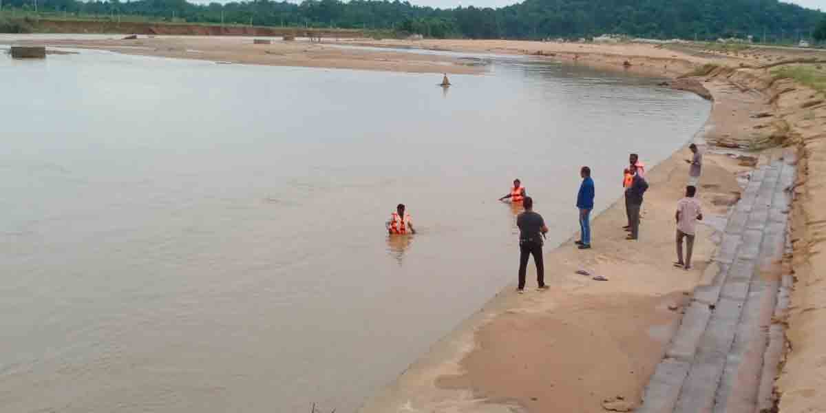 Crime news | జంపన్న వాగులో ఒకరి గల్లంతు