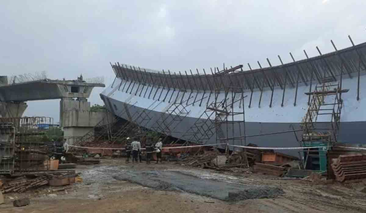 ముంబైలో కూలిన ఫ్లైఓవర్‌.. 14 మందికి గాయాలు