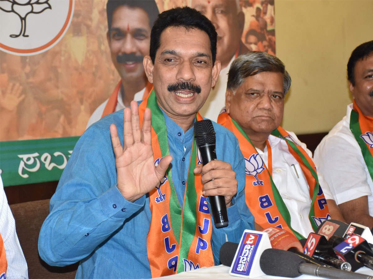 ఆయ‌న ఓ ఉగ్ర‌వాది : కాంగ్రెస్ అగ్ర‌నేత‌పై కాషాయ నేత సంచ‌ల‌న వ్యాఖ్య‌లు!