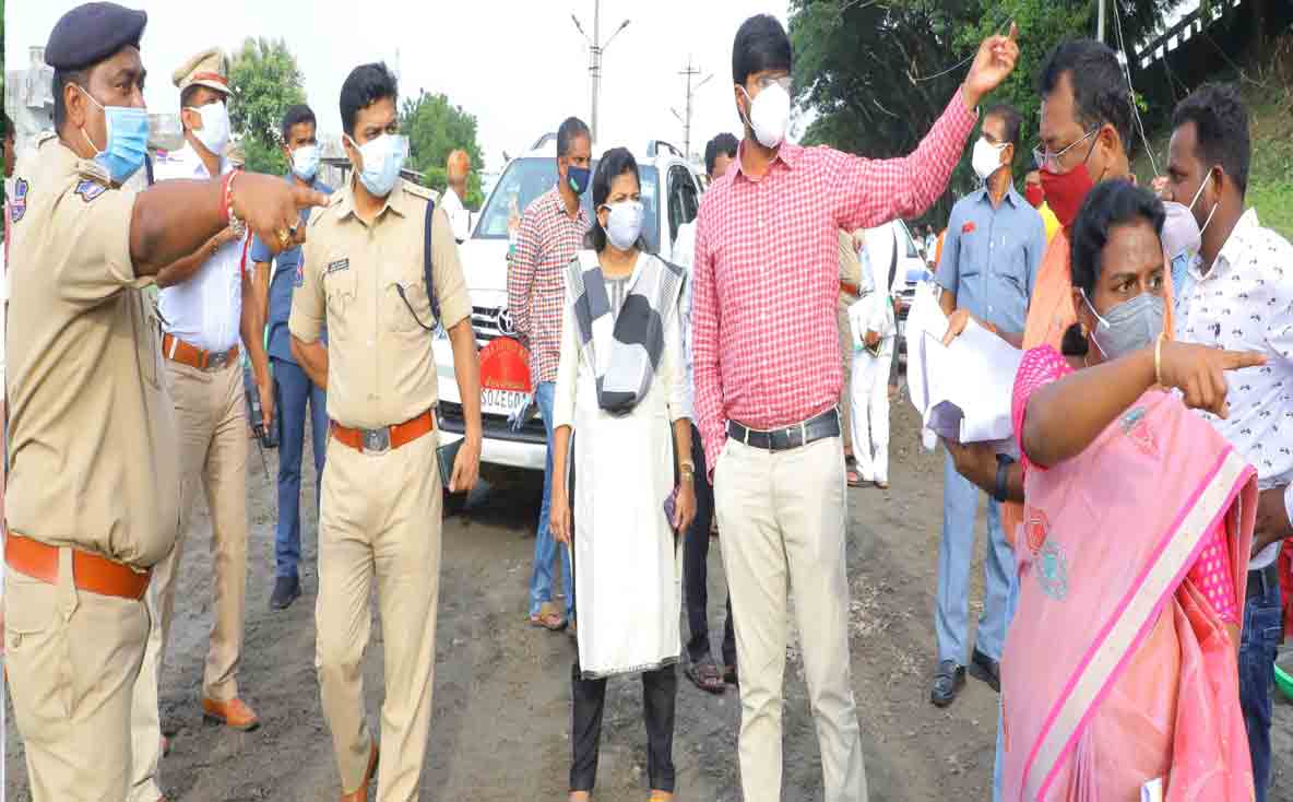 Khammam |  గణేశ్ నిమజ్జన ఏర్పాట్లను పరిశీలించిన మేయర్ నీరజ..