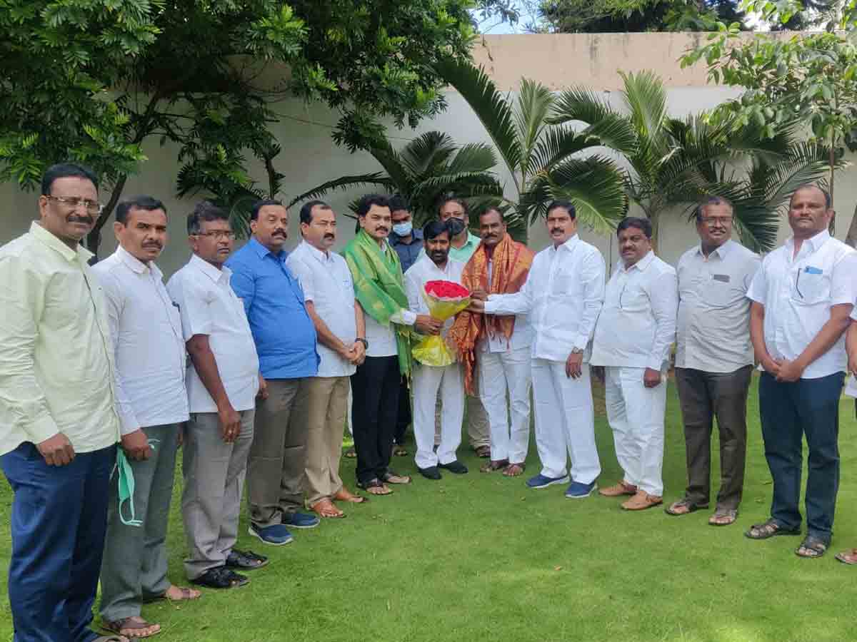 పీఆర్టీయూ నూతన కమిటీని అభినందించిన మంత్రి జగదీశ్ రెడ్డి