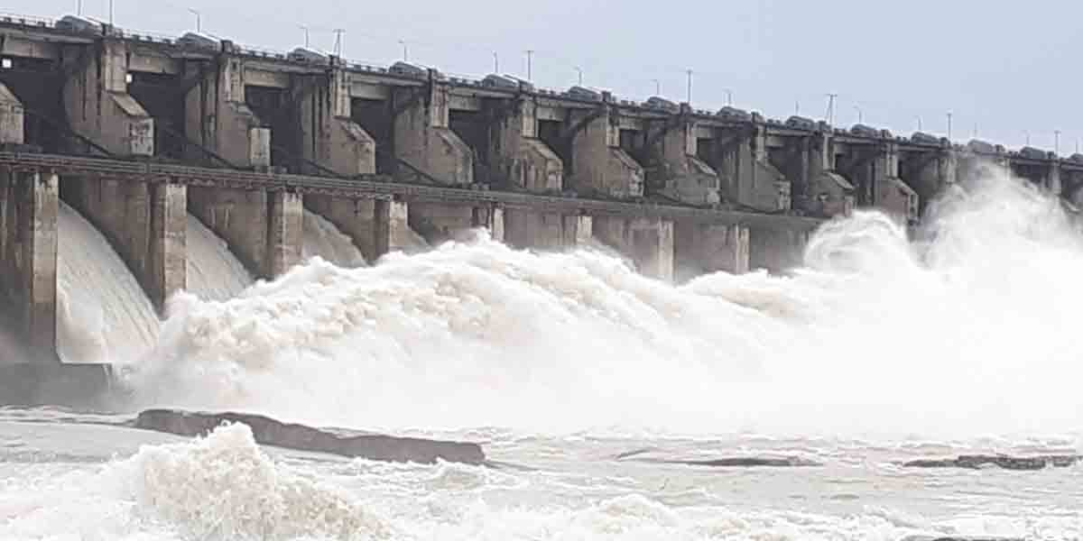 Srsp Project | ఎస్సారెస్పీ నుంచి కొనసాగుతున్న నీటి విడుదల