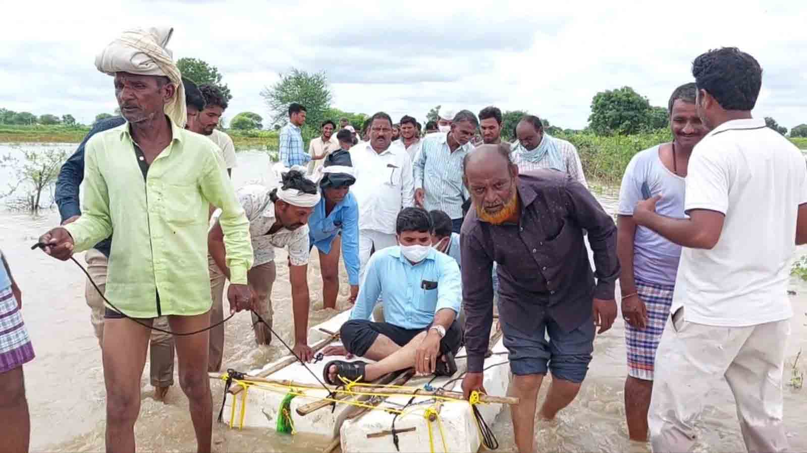 జలదిగ్బంధంలో హంగర్గా..