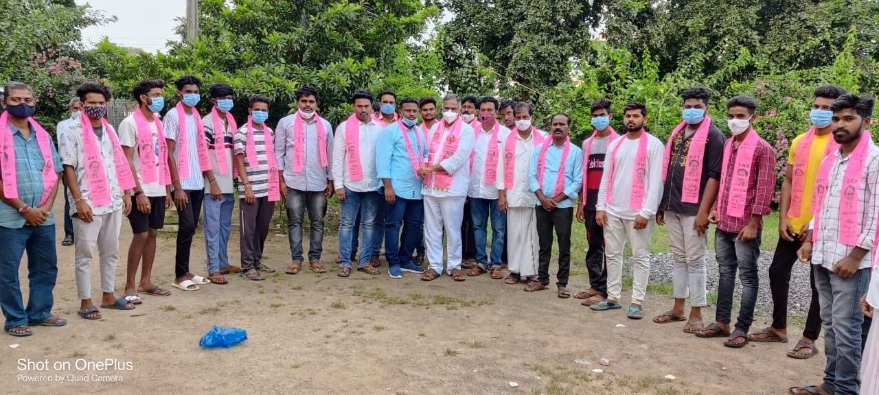 సంక్షేమ పథకాల అమల్లో రాష్ట్రం ముందుంది : ఎమ్మెల్యే మనోహర్‌రెడ్డి