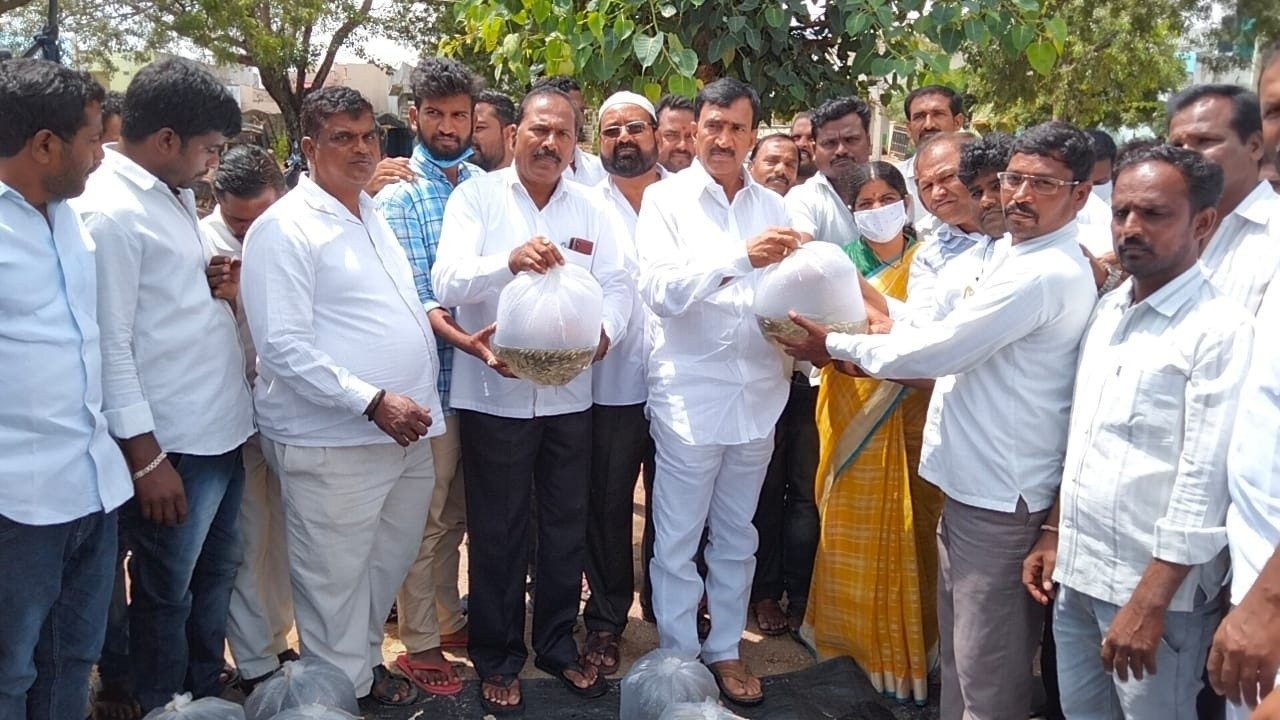 చేపలను ఎగుమతి చేసే స్థాయికి ఎదిగాం : వంటేరు ప్రతాప్‌రెడ్డి