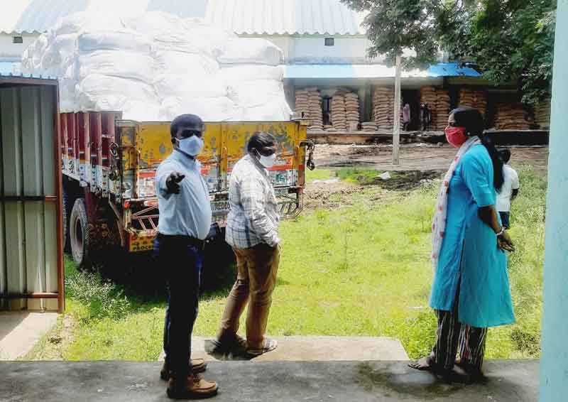 బతుకమ్మ చీరెలొచ్చాయి