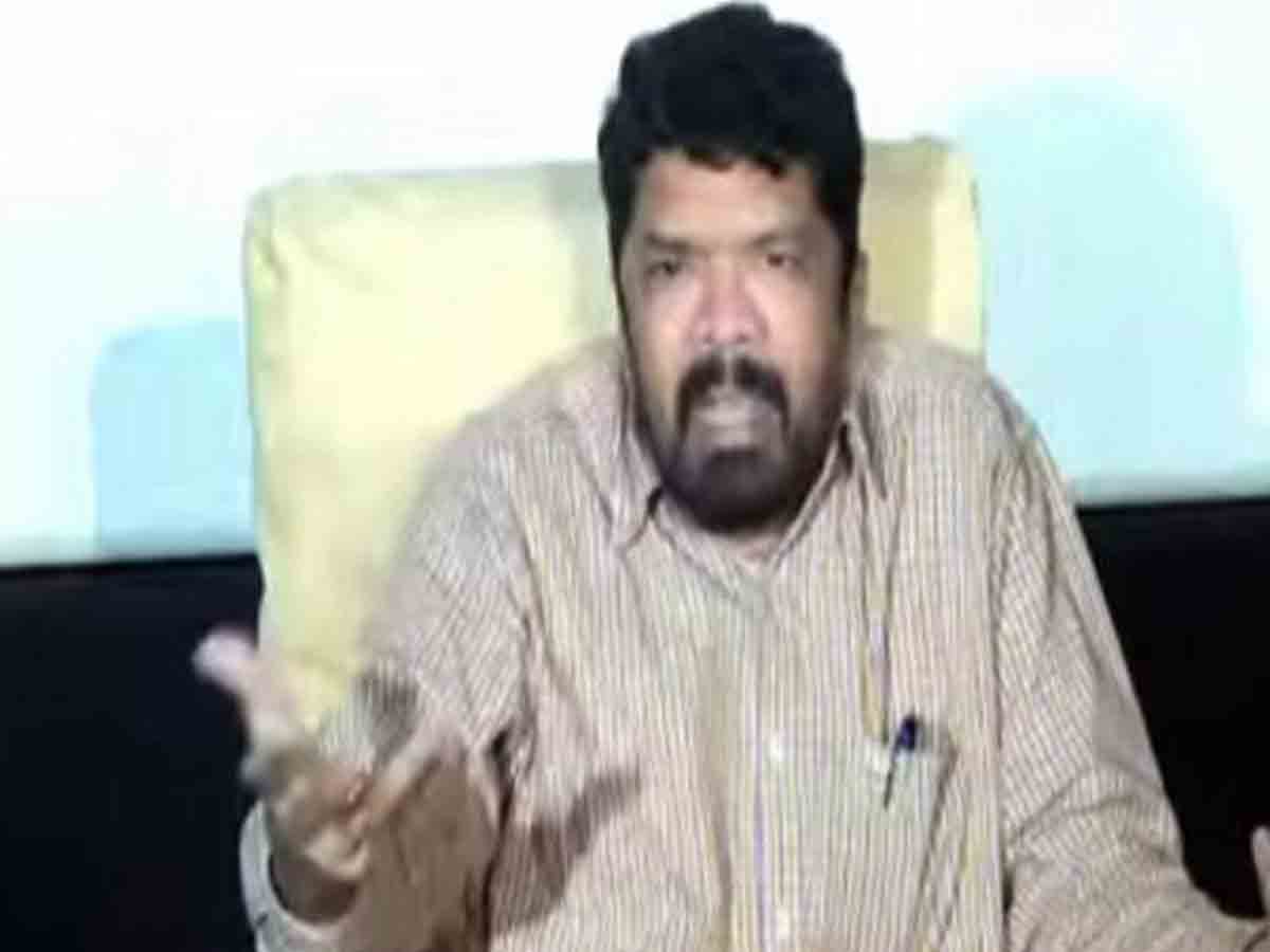 Posani: పోసాని ఇంటిపై రాళ్ల దాడి చేసిన గుర్తు తెలియని వ్యక్తులు