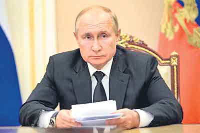 స్వీయ నిర్బంధంలోకి వ్లాదిమిర్‌ పుతిన్‌