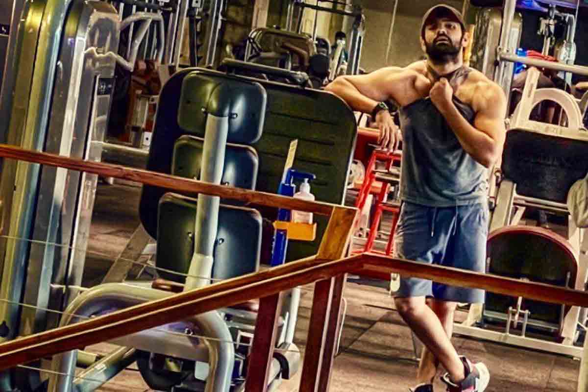 కండలు పెంచి నిజంగానే ఉస్తాద్ అయిపోయిన రామ్ పోతినేని